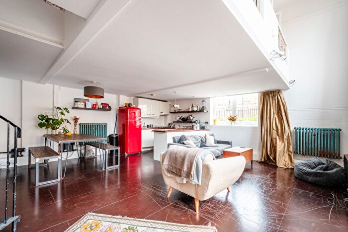 2 Bedroom Flat To Rent In Bramshaw Road, London, E9