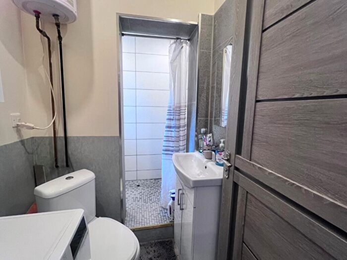1 Bedroom Flat For Sale In Colwyn Road, The Mounts, Northampton, NN1