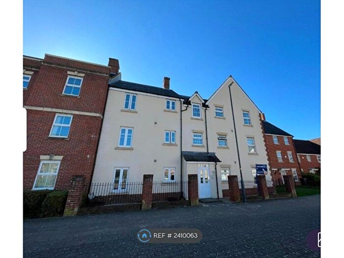 2 Bedroom Flat To Rent In Thursday Street, Swindon, SN25