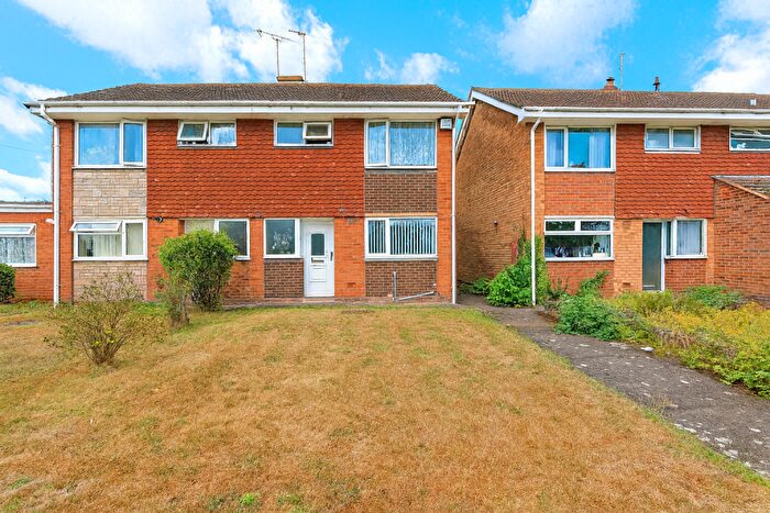 3 Bedroom Semi Detached House For Sale In Oakleigh Walk, Kingswinford, DY6