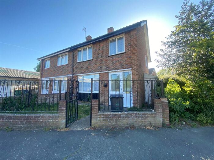 3 Bedroom Semi-Detached House For Sale In Genever Close, London, E4