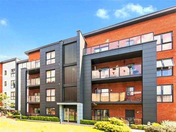 1 Bedroom Flat To Rent In Firwood Lane, Harold Wood, RM3