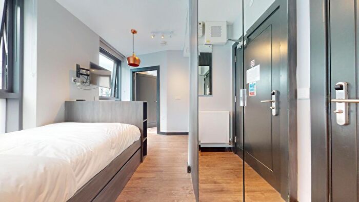 Studio To Rent In Crossharbour Plaza, London, E14