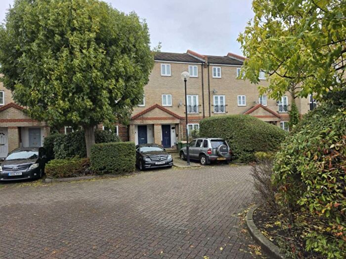 3 Bedroom Terraced House For Sale In Tollgate Road, London, E6