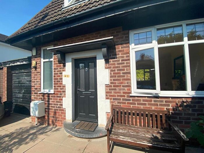 3 Bedroom Semi-Detached House To Rent In Ivygreen Road, Manchester, M21