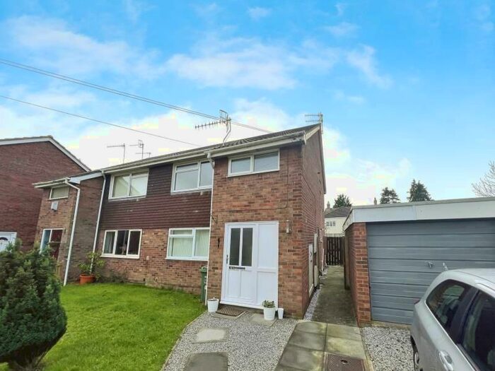 1 Bedroom Flat To Rent In Portland Drive, Portishead, Bristol, BS20