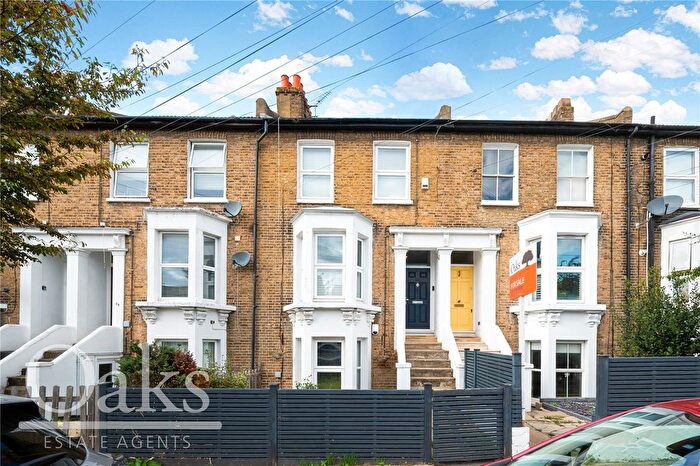 1 Bedroom Flat For Sale In Colmer Road, Streatham, SW16