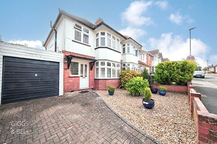 3 Bedroom Semi-Detached House For Sale In Marston Gardens, Luton, LU2