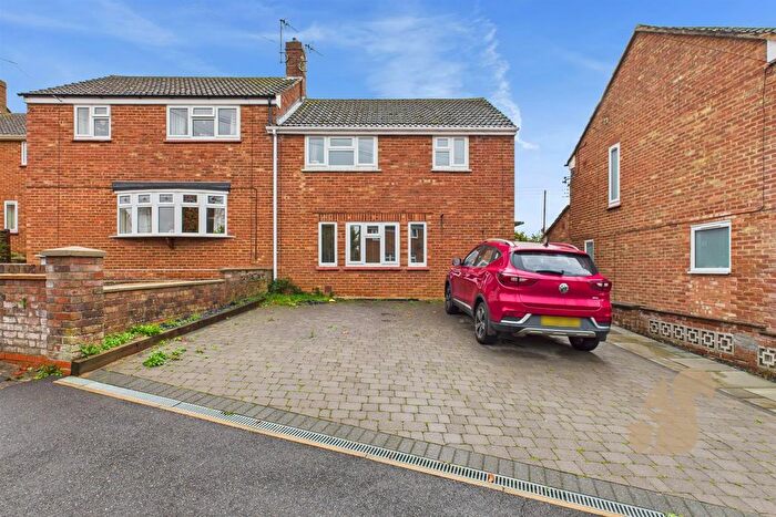 3 Bedroom Semi-detached House For Sale In Uplands Road, Sudbury, CO10