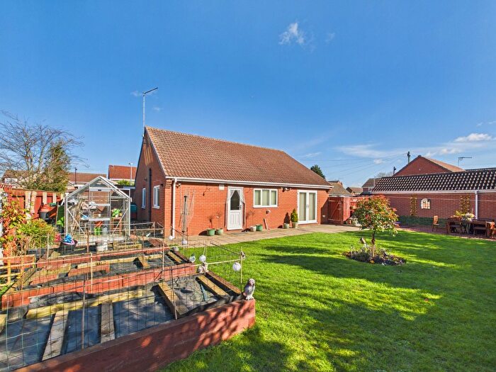 2 Bedroom Detached Bungalow For Sale In Queensway, Woodmansey, Beverley, HU17