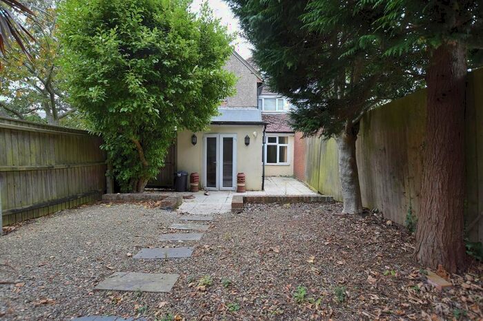 1 Bedroom Flat To Rent In Lymington Road, New Milton, Hampshire., BH25