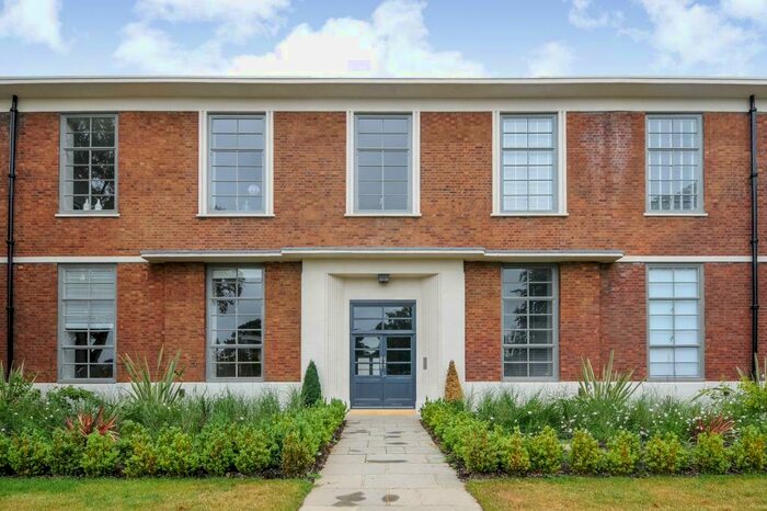 2 Bedroom Apartment To Rent In The Garden Quarter, Bicester, OX27