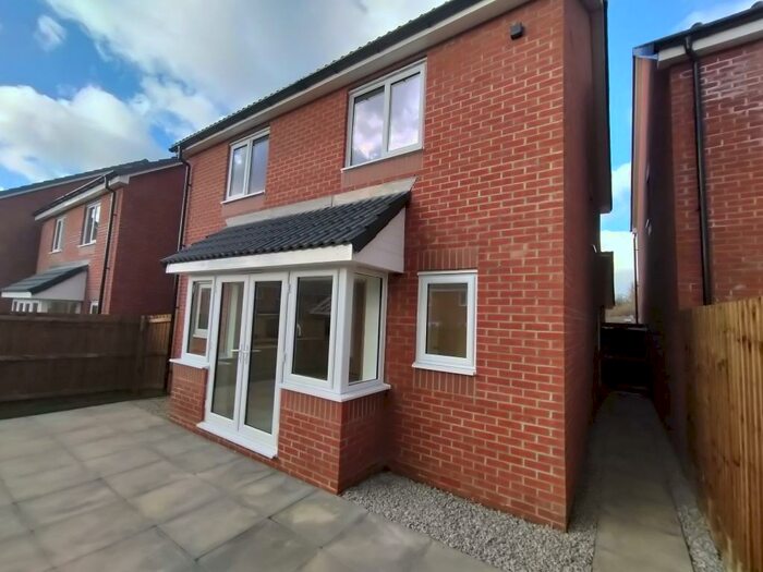 3 Bedroom House To Rent In Mill Fields, Wingerworth, Chesterfield, S42