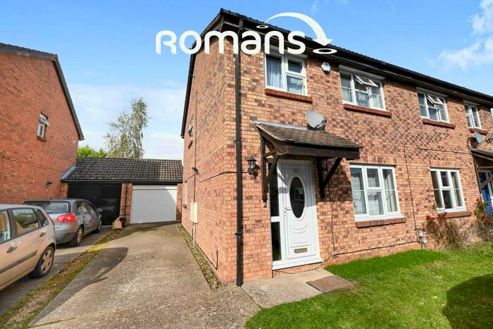 3 Bedroom Semi-Detached House To Rent In Diamond Way, Wokingham, RG41