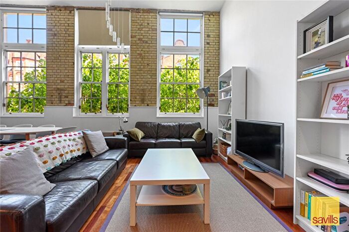2 Bedroom Flat For Sale In Clark Street, London, E1