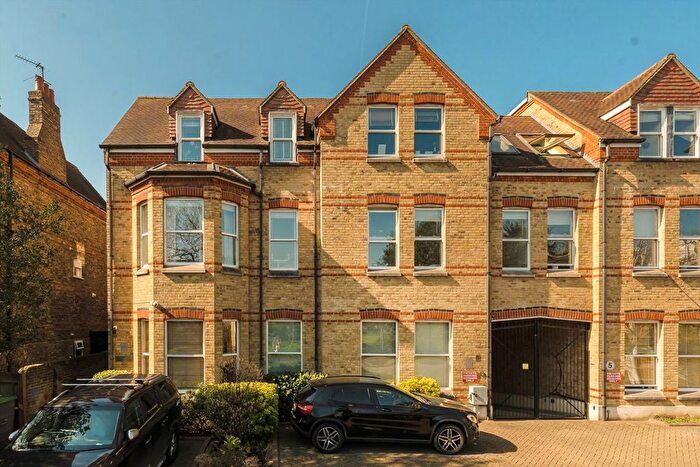 2 Bedroom Flat To Rent In Grange Park, Ealing, W5