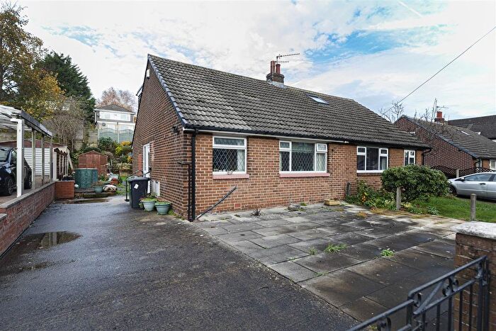 2 Bedroom Semi Detached Bungalow For Sale In Skipton Avenue, Fartown, Huddersfield, HD2