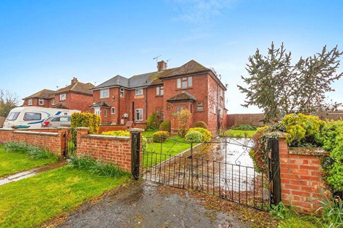 3 Bedroom Semi-Detached House For Sale In Home Close Edge, Shabbington, HP18