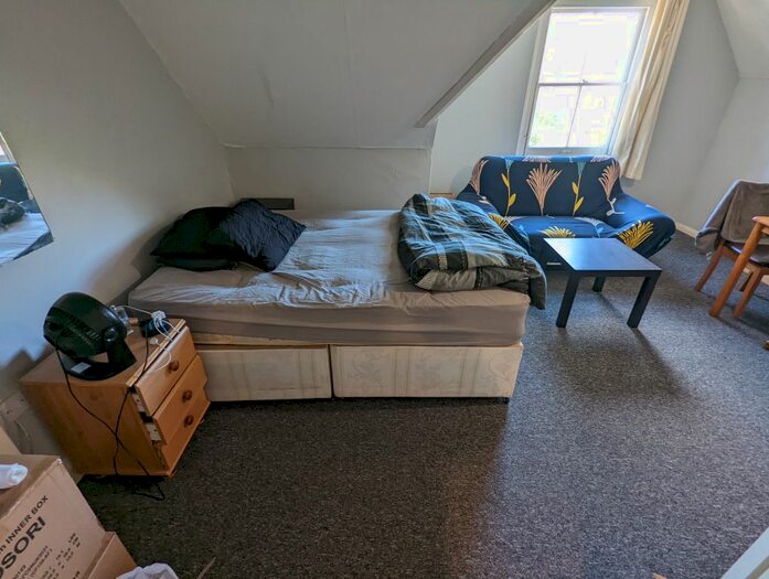 Studio To Rent In New Road, Reading, RG1