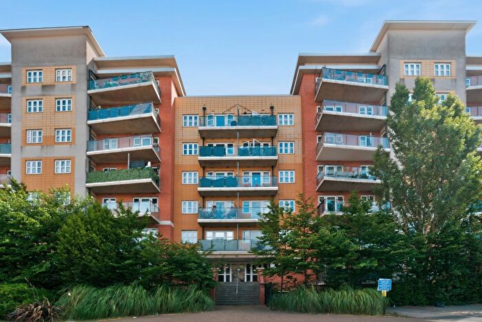 2 Bedroom Flat To Rent In Bridge Court, Harrow, HA2