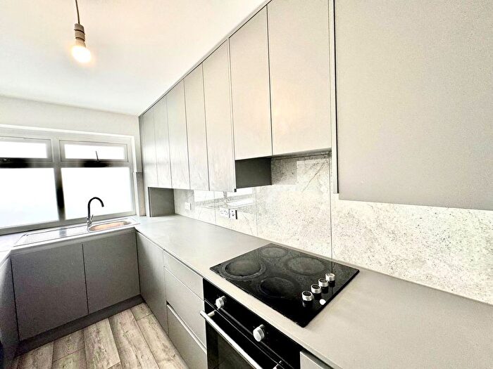 2 Bedroom Flat To Rent In East Lane, Wembley, HA9