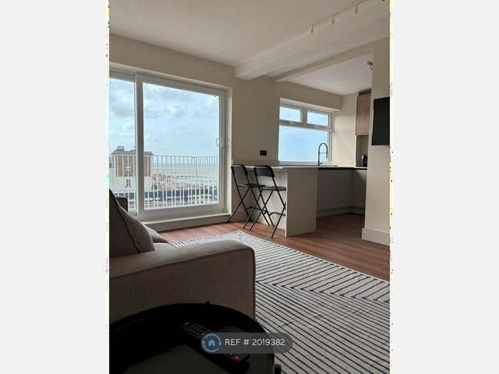 2 Bedroom Flat To Rent In Cliftonville Court, Cliftonville, Margate, CT9