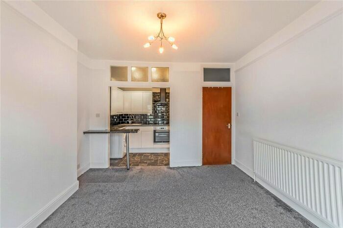 2 Bedroom Apartment To Rent In Barry Road, East Dulwich, London, SE22