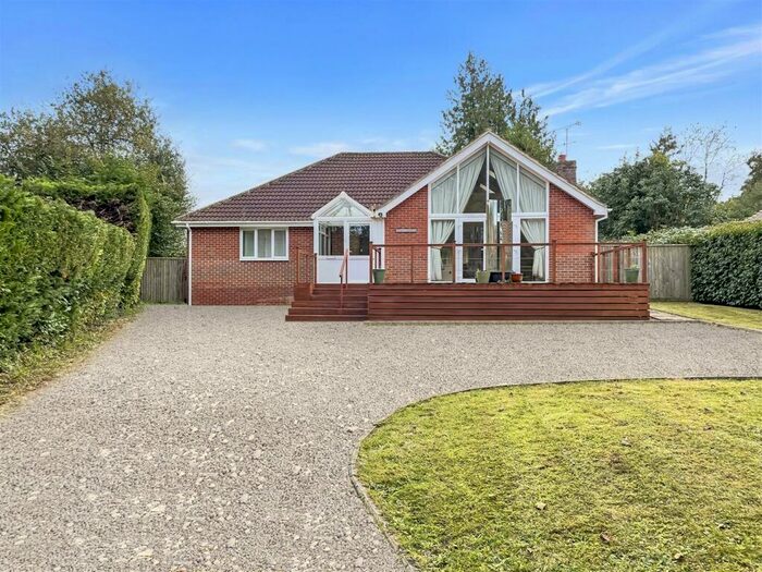 3 Bedroom Detached Bungalow For Sale In Whitchers Meadow, Alderbury, SP5