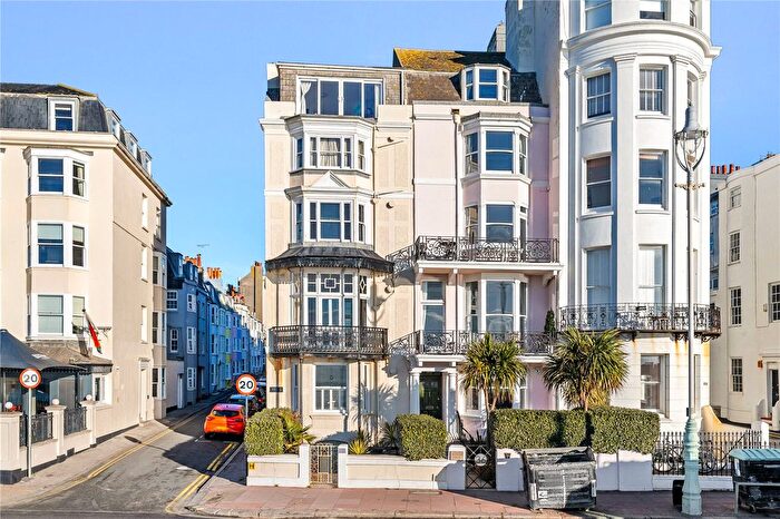 1 Bedroom Flat For Sale In Marine Parade, Brighton, East Sussex, BN2