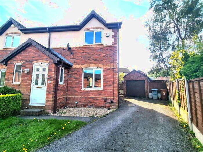 2 Bedroom Semi-Detached House To Rent In Kingsmill Close, Morley, Leeds, LS27