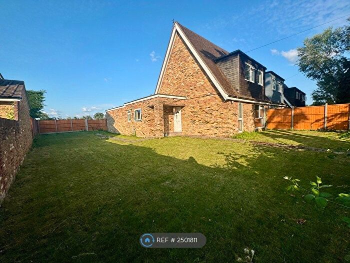 3 Bedroom Semi-Detached House To Rent In Whites Lane, Windsor, SL3