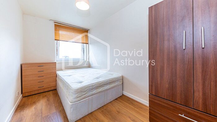 4 Bedroom Flat To Rent In Blenheim Gardens, Willesden Green, NW2