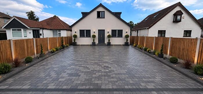 4 Bedroom Chalet For Sale In Lulworth Avenue, Hamworthy, BH15