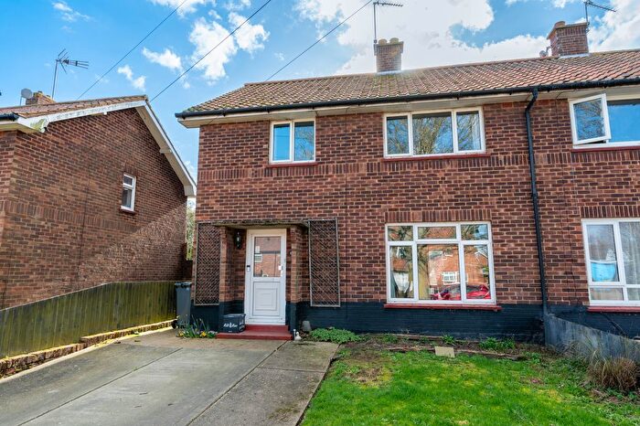 3 Bedroom Semi Detached House For Sale In Stour Avenue, Felixstowe, IP11