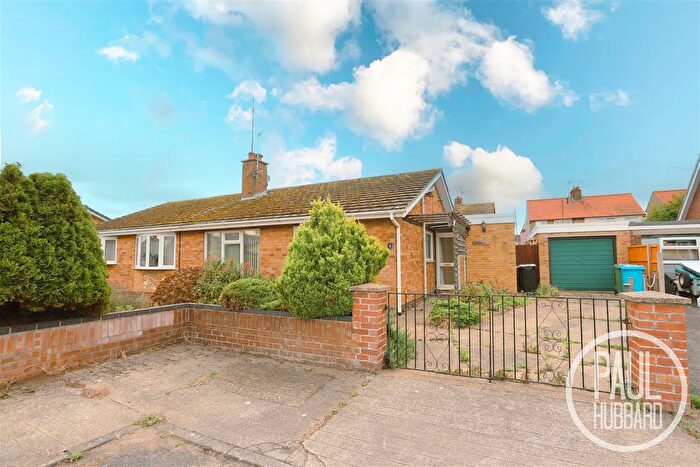 2 Bedroom Semi-Detached Bungalow For Sale In Cunningham Way, Lowestoft, NR33
