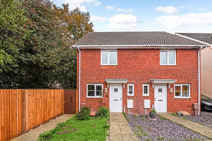 2 Bedroom Semi-Detached House To Rent In Graylingwell Drive, Chichester, West Sussex, PO19