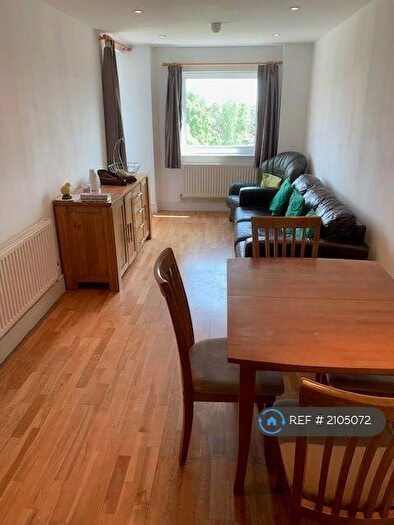 2 Bedroom Flat To Rent In Raphael House, Ilford, IG1