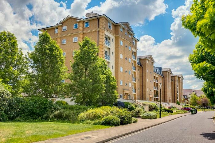 2 Bedroom Flat To Rent In Wyatt Drive, Barnes, London, SW13