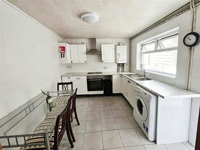 4 Bedroom Property To Rent In Oxford Street, Swansea, SA1