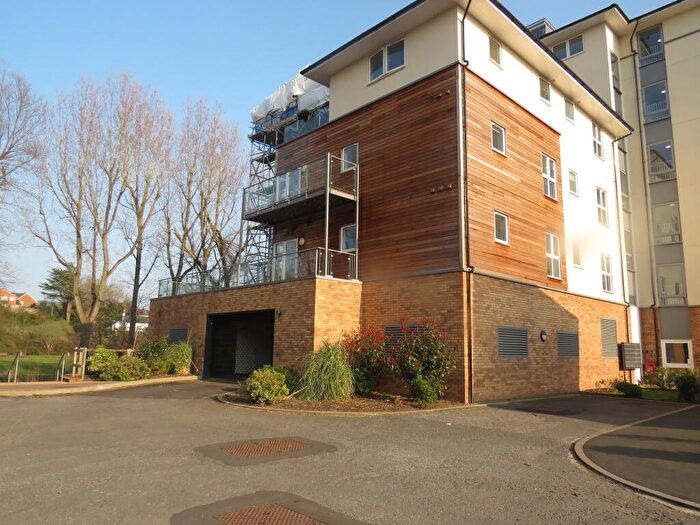 2 Bedroom Flat To Rent In Kingfisher Close, Warwick, CV34