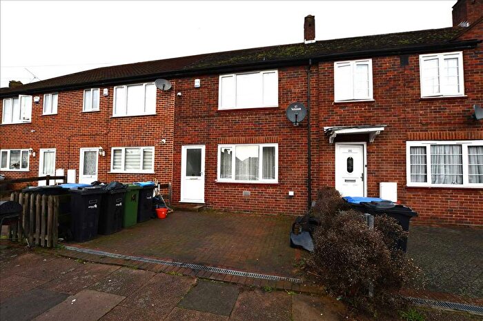 2 Bedroom Property For Sale In Amersham Avenue, London, N18