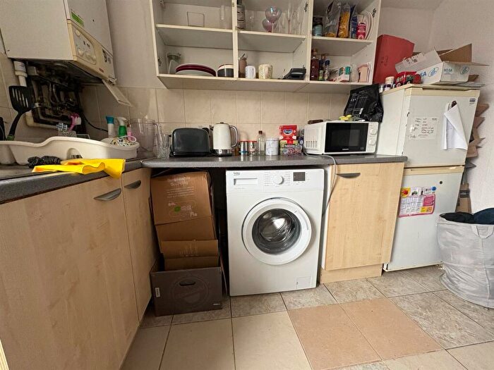 1 Bedroom Private Hall To Rent In Lisvane Street, Cathays, CF24