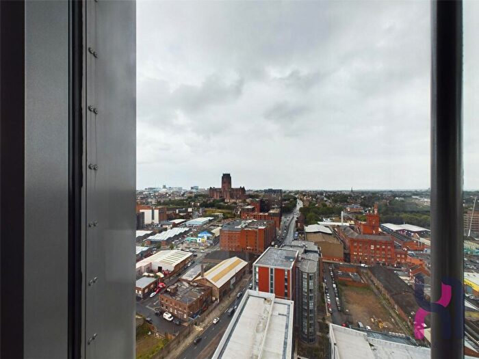 3 Bedroom Flat To Rent In The Tower, Plaza Boulevard, Liverpool, L8