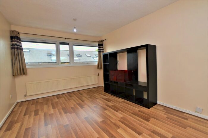 1 Bedroom Flat To Rent In Magdalene Close, London, SE15