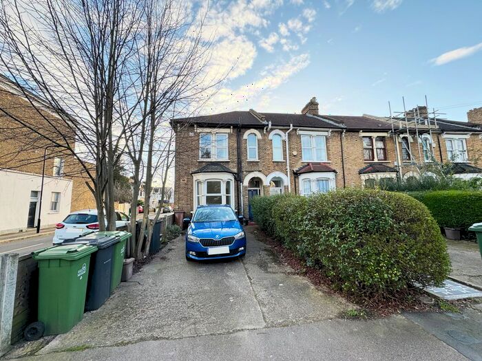 2 Bedroom Flat To Rent In Bulwer Road, London, E11