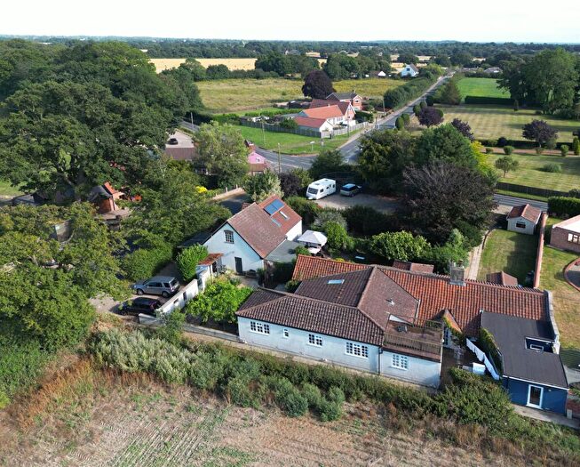 5 Bedroom Bungalow For Sale In Honeycombe Road, Little Plumstead, Norwich, NR13