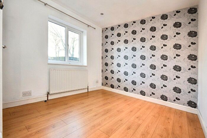 1 Bedroom Bungalow For Sale In Hirst Road, Wakefield, West Yorkshire, WF2
