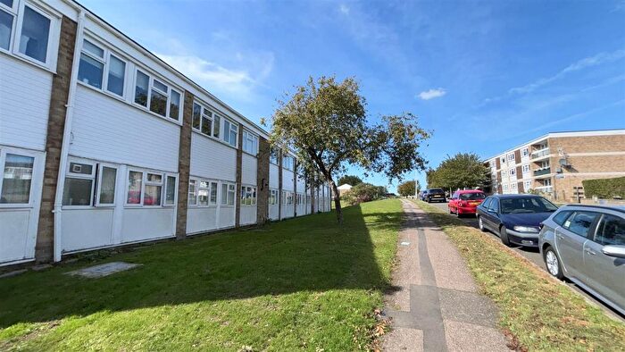 1 Bedroom Flat For Sale In Copinger Close, Canterbury, Canterbury, CT2