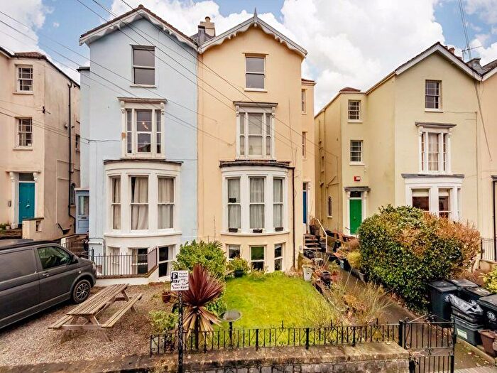 2 Bedroom Apartment For Sale In Hampton Park | Redland, BS6