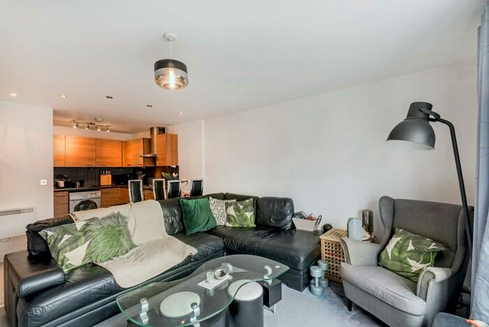 2 Bedroom Apartment To Rent In Topaz Court, High Road Leytonstone, E11